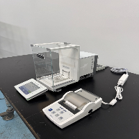 Mettler Toledo XSR104 Analytical Balance w/ P28 Printer image 1